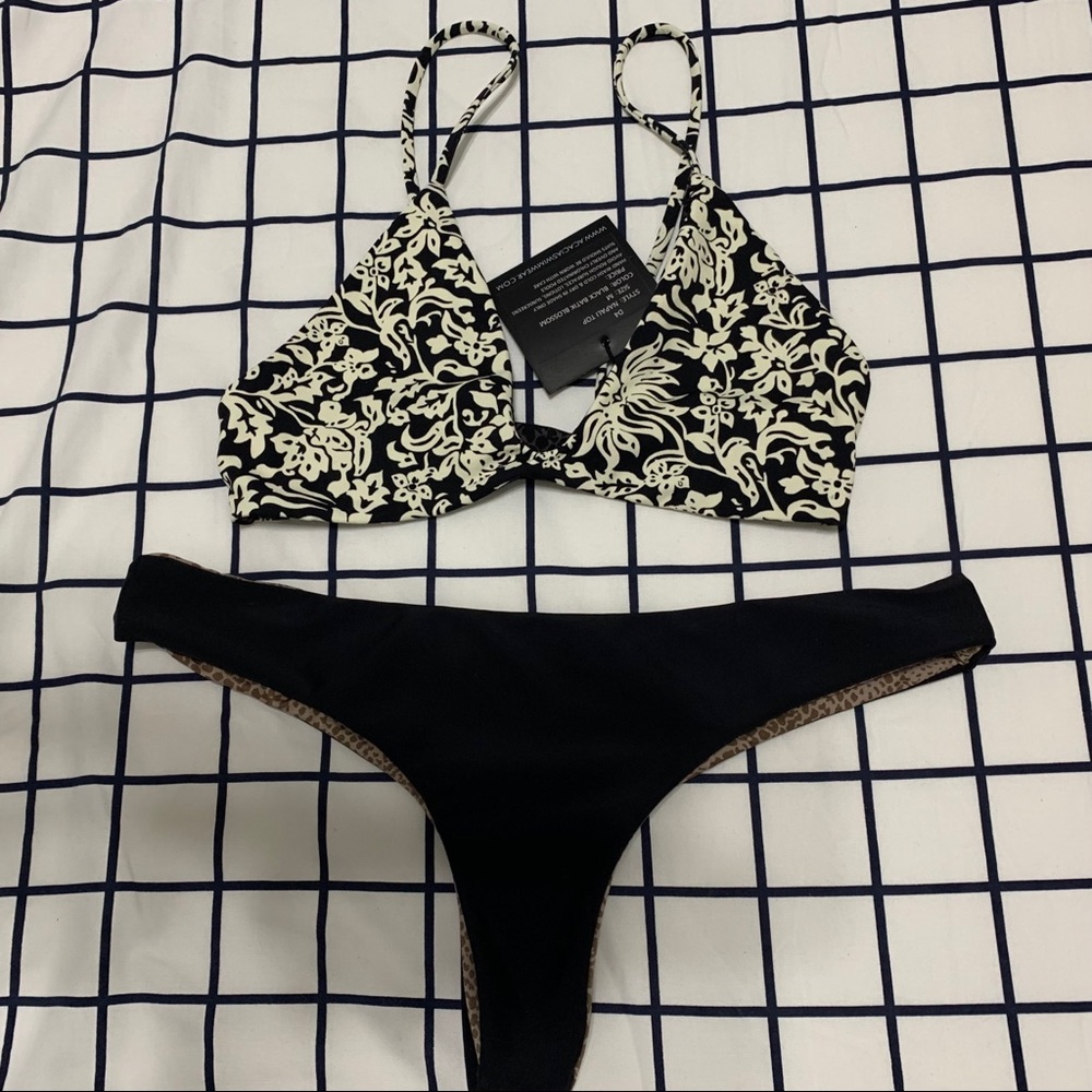 acacia top/bottom